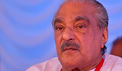 കെഎം മാണിക്ക് വിട: ആദരാഞ്ജലി അര്‍പ്പിച്ച് ആയിരങ്ങള്‍