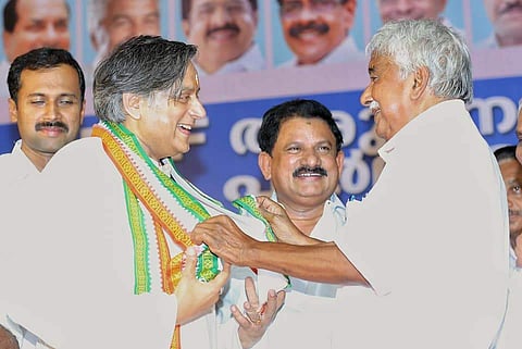 'കോണ്‍ഗ്രസിന്റെ പ്രവര്‍ത്തനം സജീവമാകുന്നത് അവസാന പത്തുദിവസങ്ങളില്‍'; തരൂര്‍ പരാതി നല്‍കിയിട്ടില്ലെന്ന് ഉമ്മന്‍ചാണ്ടി