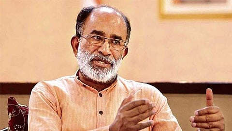 'അവരാണ് യഥാര്‍ത്ഥ വര്‍ഗ്ഗീയവാദികള്‍,ഞങ്ങളെ തമ്മിലടിപ്പിച്ച് ചോരകുടിക്കുന്ന രാക്ഷസ്സക്കുറുക്കന്മാര്‍': കണ്ണന്താനം 