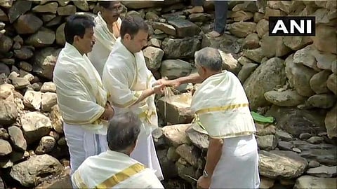 പിതൃസ്മരണയില്‍ രാഹുല്‍ഗാന്ധി തിരുനെല്ലി ക്ഷേത്രത്തില്‍ ; ബലി തര്‍പ്പണം നടത്തി ( ചിത്രങ്ങള്‍)