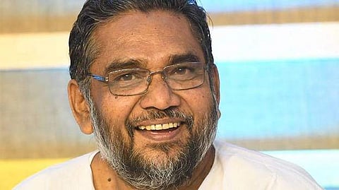 പ്രചാരണത്തിന് പോയ സ്ഥാനാര്‍ത്ഥിയുടെ വഞ്ചി മുങ്ങി; കൂകി വിളിച്ചു; ദമ്പതികള്‍ രക്ഷകരായി