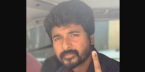 ലിസ്റ്റില്‍ പേരില്ല, എന്നിട്ടും വോട്ട് ചെയ്തു; നടന്‍ ശിവ കാര്‍ത്തികേയന്റെ വോട്ട് വിവാദത്തില്‍, നടപടിയെടുക്കുമെന്ന് മുഖ്യ തിരഞ്ഞെടുപ്പ് ഓഫീസര്‍ 