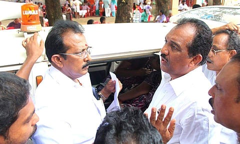നെഞ്ചുവേദനയെ തുടര്‍ന്ന് യുഡിഎഫ് സ്ഥാനാര്‍ത്ഥി ബെന്നി ബെഹന്നാനെ ആശുപത്രിയില്‍ പ്രവേശിപ്പിച്ചു