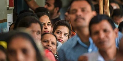 ആറാംഘട്ടത്തില്‍ 61 ശതമാനം പോളിംഗ്; ബംഗാളില്‍ 80 ശതമാനം, വ്യാപക അക്രമം