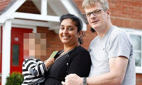ഇന്ത്യൻ വംശജയായ ഭാര്യയെ  59 ത​വ​ണ കുത്തി, ഒരു കത്തി ഒടിഞ്ഞപ്പോൾ മറ്റൊരു കത്തിയെടുത്ത് ആക്രമണം തുടർന്നു; പൈശാചിക കൊലയിൽ യുവാവിന് ജീവപര്യന്തം 
