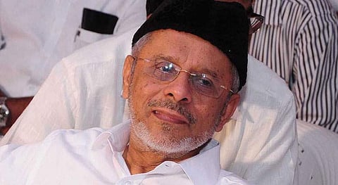വിശ്വാസങ്ങളെ തടയുന്നത് അംഗീകരിക്കാനാവില്ല; എംഇഎസ് സര്‍ക്കുലര്‍ പിന്‍വലിക്കണമെന്ന് പാണക്കാട് ഹൈദരലി ശിഹാബ് തങ്ങള്‍