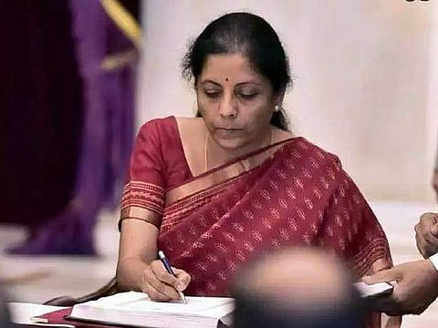 നിര്‍മ്മലാ സീതാരാമന്‍: ഇന്ദിരാ ഗാന്ധിക്ക് ശേഷം ആദ്യ വനിതാ ധനമന്ത്രി; കടക്കാനുള്ളത് വലിയ കടമ്പകള്‍