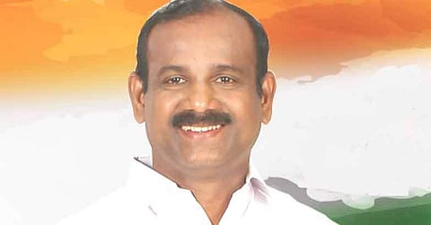 സിപിഐയില്‍ മന്ത്രിമാരാകാനുളള മാനദണ്ഡം അഞ്ചടിയില്‍ താഴെ പൊക്കവും 90 ശതമാനം കഷണ്ടിയും; അധിക്ഷേപ പരാമര്‍ശവുമായി വി പി സജീന്ദ്രന്‍ 