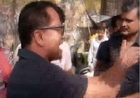 കേന്ദ്രമന്ത്രിക്ക് മുന്നില്‍ ഏറ്റുമുട്ടി ബിജെപി നേതാക്കള്‍; വഴക്ക് മൂത്തപ്പോള്‍ മന്ത്രി സ്ഥലം വിട്ടു