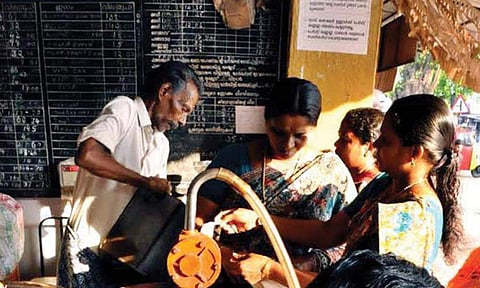 ഒരു രാജ്യം ഒരു റേഷന്‍ കാര്‍ഡ് പദ്ധതി ഒരു വര്‍ഷത്തിനുള്ളില്‍ നടപ്പാക്കണം: സംസ്ഥാനങ്ങളോട് കേന്ദ്രം