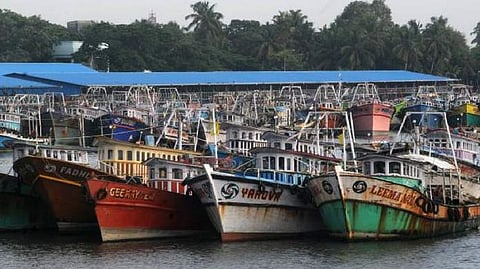 കേരളതീരത്ത് നാളെ മുതല്‍ ട്രോളിങ് നിരോധനം