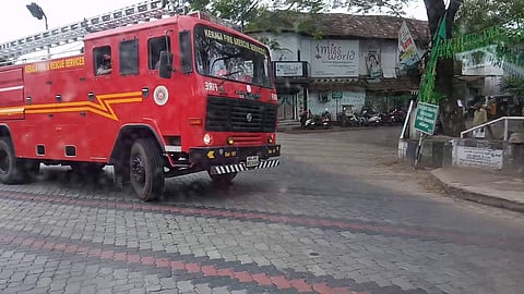 പ്രണയനൈരാശ്യം; അര്‍ധരാത്രിയില്‍ കാമുകിയുടെ വീട്ടിലെ കിണറ്റിലിറങ്ങി ആത്മഹത്യാ ഭീഷണി; മണിക്കൂറുകളോളം മുള്‍മുനയില്‍