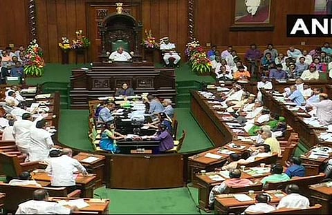 അന്ത്യശാസനവുമായി വീണ്ടും ഗവര്‍ണര്‍,  ആറു മണിക്കകം വോട്ടെടുപ്പു നടത്തണം; കോണ്‍ഗ്രസ് സുപ്രിം കോടതിയില്‍