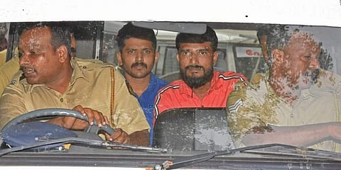അഖിലിനെ കുത്താന്‍ ഉപയോഗിച്ച കത്തി വാങ്ങിയത് ഓണ്‍ലൈനിലൂടെ ഒരാഴ്ച മുമ്പ് ; പ്രതികളുടെ വെളിപ്പെടുത്തല്‍