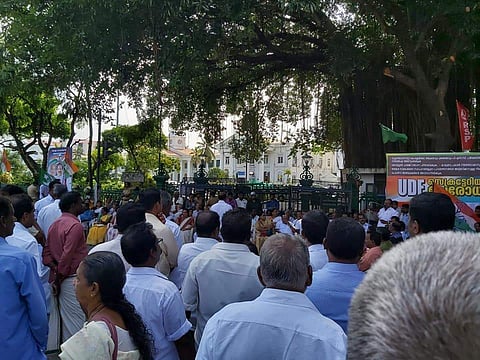 തിരുവനന്തപുരത്തെ 'ബന്ദി'യാക്കി യുഡിഎഫ് സമരം; റോഡുകൾ അടച്ചു; വൻ​ ​ഗതാ​ഗത കുരുക്ക്