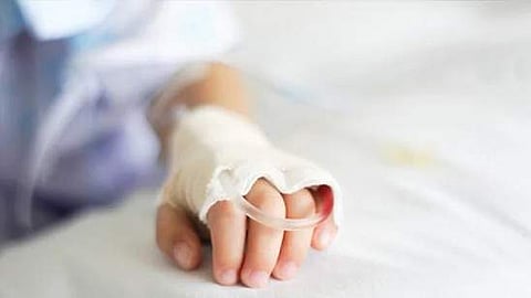 അമ്മയുടെ കൈയില്‍ നിന്നും ഒന്നരവയസുകാരന്‍ റോഡില്‍ തെറിച്ചുവീണു; ദാരുണാന്ത്യം