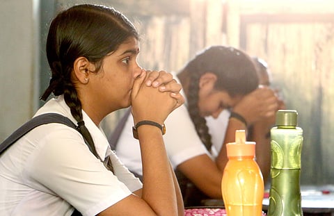 എസ്എസ്എല്‍സി പരീക്ഷയ്ക്ക് തൊട്ടുമുമ്പ് പ്രാര്‍ത്ഥിക്കുന്ന വിദ്യാര്‍ത്ഥികള്‍/ ചിത്രം: എക്‌സ്പ്രസ്