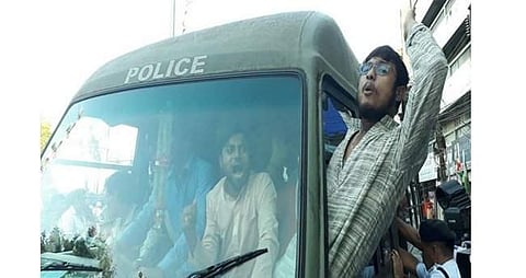 കശ്മീരിന് പ്രത്യേക പദവി: പ​ശ്ചി​മബം​​ഗാളിൽ 42 യുവമോർച്ചാ പ്രവർത്തകർ അറസ്റ്റിൽ
