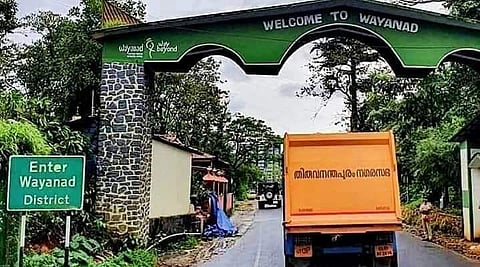 സാധനങ്ങള്‍ വയ്ക്കാന്‍ ഇടമില്ല; തിരുവനന്തപുരത്ത് നിന്ന് ഇതുവരെ കയറ്റി അയച്ചത് 23 ലോഡ് അവശ്യസാധനങ്ങള്‍