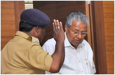 ദുരിതാശ്വാസ പ്രവര്‍ത്തനങ്ങള്‍ക്കിടയിലെ 'കുത്തിതിരിപ്പ്'; ഇതുവരെ രജിസ്റ്റര്‍ ചെയ്തത് 32കേസുകള്‍, ഇന്ന് നാലുപേര്‍ അറസ്റ്റില്‍