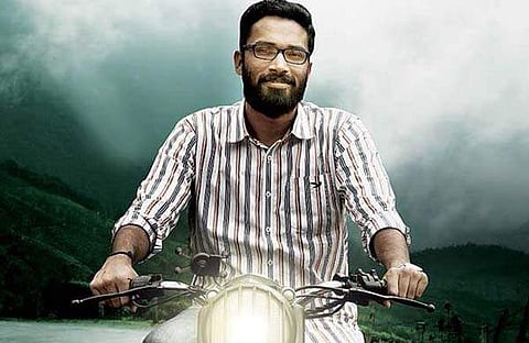 ഹെല്‍മറ്റില്ലാതെ ബൈക്ക് ഓടിച്ചതിന് അന്നു തന്നെ കേസെടുക്കേണ്ടതായിരുന്നു; ഒരു ജീവന്‍ രക്ഷിക്കാമായിരുന്നെന്ന് എന്‍എസ് മാധവന്‍