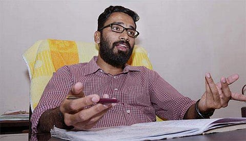 ''നന്മമരങ്ങള്‍ ഓരോന്നോരോന്നായി കടപുഴകുകയാണ്..കാലം കാത്തുവച്ച കാവ്യനീതി പോലെ''
