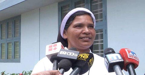 ലൂസി കളപ്പുരയ്ക്കലിനെ സന്ന്യാസിനി സഭയില്‍ നിന്ന് പുറത്താക്കി; നിയമപരമായി നേരിടുമെന്ന് ലൂസി 