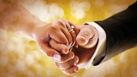 കാമുകിയെ വിവാഹം കഴിക്കാന്‍ ഹിന്ദുവായി; പിന്നീട് മുസ്ലീം മതം സ്വീകരിച്ചു; മതംമാറ്റ ശ്രമം ആരോപിച്ച് പെണ്‍കുട്ടിയുടെ പിതാവ് കോടതിയില്‍; വിവാദം