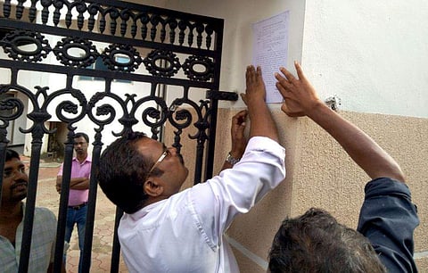 ഫ്ലാറ്റുകൾ പൊളിക്കൽ : രാഷ്ട്രപതിക്കും പ്രധാനമന്ത്രിക്കും സങ്കട ഹർജിയുമായി താമസക്കാർ ; എംഎൽഎമാർക്ക് നിവേദനം നൽകും