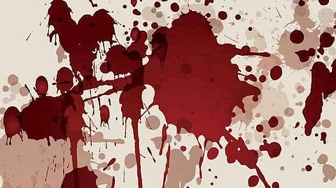 വാതില്‍ അകത്ത് നിന്ന് പൂട്ടി; പട്ടാപ്പകല്‍ ഭാര്യയെ കഴുത്തറുത്ത് കൊന്നു; വിഷം കഴിച്ച ഭര്‍ത്താവ് ആശുപത്രിയില്‍