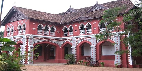 യൂണിവേഴ്‌സിറ്റി കോളജില്‍ കെഎസ്‌യുവിന്റെയും എഐഎസ്എഫിന്റെയും പത്രികകള്‍ കൂട്ടത്തോടെ തള്ളി