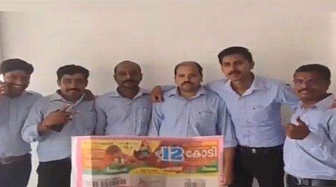 സുഹൃത്തുക്കള്‍ ചേര്‍ന്ന് ഭാഗ്യം പങ്കിട്ടു; 12 കോടിയുടെ ഓണം ബംപര്‍ വിജയികള്‍ ഇവര്‍ 
