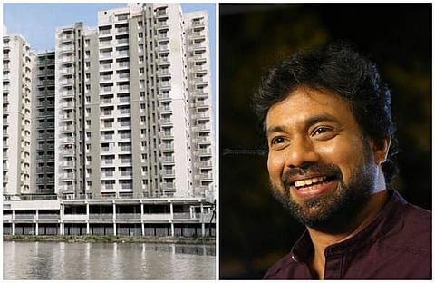 രാഷ്ട്രീയ എതിര്‍പ്പുണ്ടെങ്കില്‍ അതിന്റെ ഗോദയില്‍ വന്നു മുട്ട്; അല്ലാതെ തറവേല കാണിക്കരുത്: മരട് ഫ്ളാറ്റ് വിവാദത്തില്‍ ജോണ്‍ ബ്രിട്ടാസ്