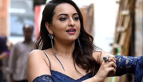 ഹനുമാന്‍ സഞ്ജീവനി കൊണ്ടുവന്നത് ആര്‍ക്കെന്ന് അറിയില്ല; സൊനാക്ഷി സിന്‍ഹയെ ക്രൂരമായി ട്രോളി സോഷ്യല്‍ മീഡിയ, വീഡിയോ വൈറല്‍