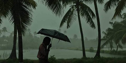 മലപ്പുറത്ത് കനത്ത മഴ; ചാലിയാറില്‍ ജലനിരപ്പുയര്‍ന്നു; ഗതാഗത നിരോധനം
