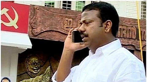 'കളമശ്ശേരി ആരുടെതായാലും എനിക്ക് പ്രശ്‌നമില്ല'; 'യൂണിഫോമിട്ട് ചാകാനും തയ്യാര്‍'; സിപിഎം ഏരിയ സെക്രട്ടറിക്ക് എസ്‌ഐയുടെ മറുപടി