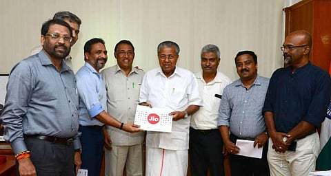 മുഖ്യമന്ത്രിയുടെ ദുരിതാശ്വാസനിധിയിലേക്ക് സഹായവുമായി റിലയന്‍സ്; ഇത്തവണ നല്‍കിയത് അഞ്ച് കോടി