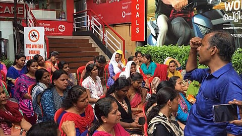 ചര്‍ച്ച പരാജയം; മുത്തൂറ്റ് സമരവുമായി മുന്നോട്ടുതന്നെയെന്ന് സിഐടിയു