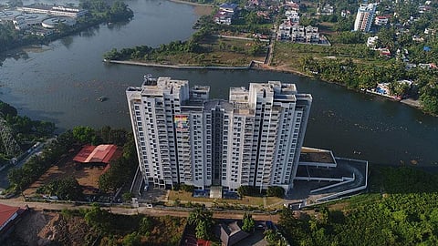 രണ്ടാം സൈറണും മുഴങ്ങി ; ജെയിന്‍ കോറല്‍ കോവ് നിലംപതിക്കാന്‍ നിമിഷങ്ങള്‍ മാത്രം