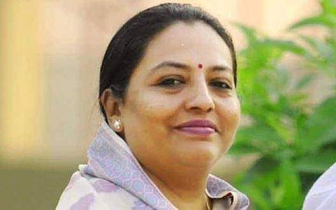 'സ്‌നേഹം അനുഭവിക്കണോ പശുവിനെ തൊടൂ, നെഗറ്റിവിറ്റിയെ അകറ്റി നിര്‍ത്താം' ; പുതിയ 'കണ്ടുപിടുത്ത'വുമായി കോണ്‍ഗ്രസ് മന്ത്രി