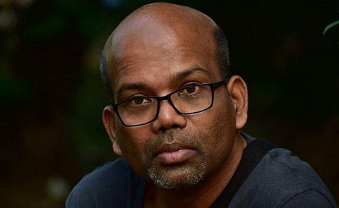 'ഊമകളുടെ സമൂഹം'- വിആര്‍ സന്തോഷ് എഴുതിയ കവിത