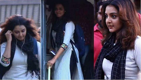 തമ്പാനൂരില്‍ കെഎസ്ആർടിസിക്ക് പിന്നാലെ പാഞ്ഞ് മഞ്ജു വാര്യര്‍; അമ്പരന്ന് കാണികൾ, വിഡിയോ 