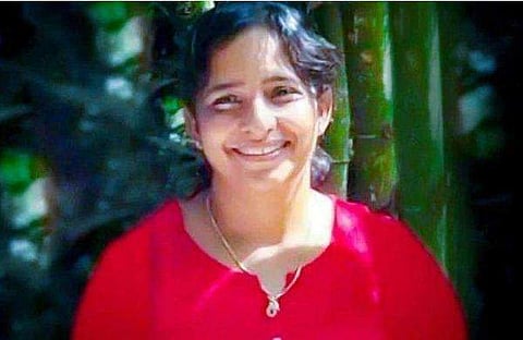 തമാശ പറഞ്ഞ് പൊട്ടിച്ചിരിച്ച്...യാതൊരു അങ്കലാപ്പുമില്ലാതെ ; ജയിലില്‍ അടിമുടി 'ജോളി'