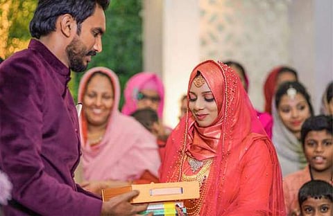 ഇന്ത്യന്‍ ഭരണഘടന മഹറായി ചോദിച്ച് വധു; നൂറുപുസ്തകങ്ങള്‍ നല്‍കി വരന്‍