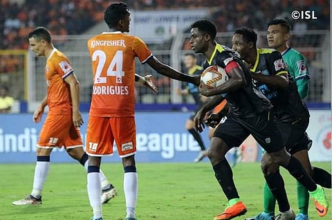 ഐഎസ്എല്ലില്‍ ബ്ലാസ്‌റ്റേഴ്‌സ് പുറത്ത്; പ്ലേ ഓഫ് സാധ്യത അവസാനിച്ചു, എവേ മത്സരത്തില്‍ പിന്നില്‍ നിന്ന് തിരിച്ചടിച്ചെങ്കിലും ഗോവയോട് തോറ്റു