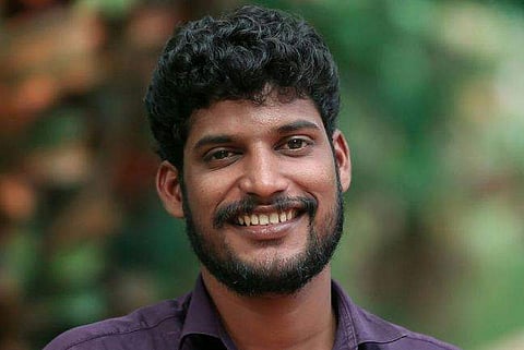 'കാലില്‍ തീയുള്ളവന്‍'- നിധിന്‍ വിഎന്‍ എഴുതിയ കവിത