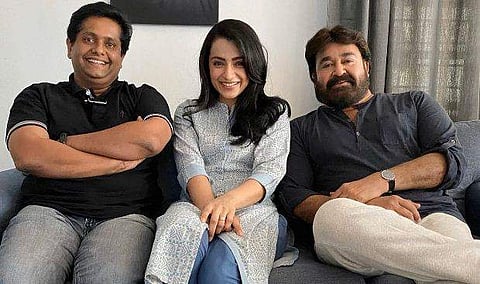 മോഹൻലാലിനും ജിത്തുവിനും നടുവിൽ തൃഷ; റാം ആവേശത്തിൽ താരം