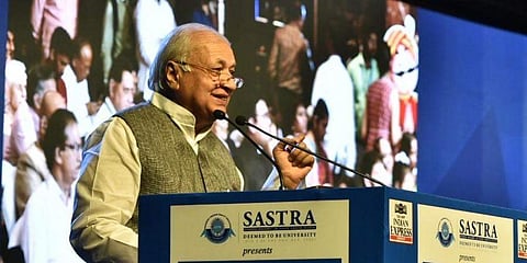 തിങ്ക് എഡ്യു കോണ്‍ക്ലേവില്‍ ഗവര്‍ണര്‍ ആരിഫ് മുഹമ്മദ് ഖാന്‍ സംസാരിക്കുന്നു