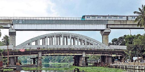 കുരുക്ക് അഴിഞ്ഞ് ചമ്പക്കര ; പുതിയ പാലം ഇന്ന് തുറക്കും 
