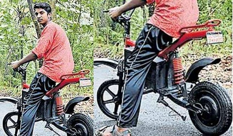 ആക്രി സാധനങ്ങളിൽ നിന്ന് സ്പോർട്സ് ബൈക്ക്, ചെലവ് വെറും 4000; ഞെട്ടിച്ച് പത്താം ക്ലാസുകാരൻ